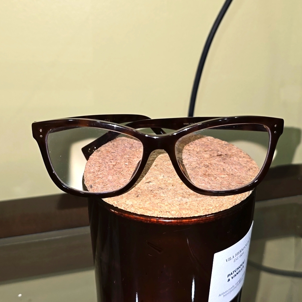 MARC JACOBS frame
